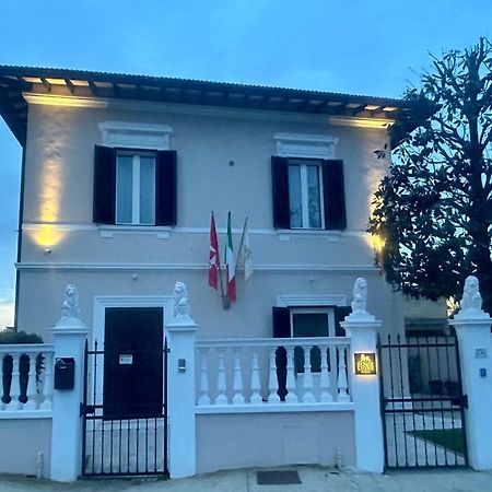 Four Lions Villa Guesthouse Pisa Ngoại thất bức ảnh